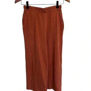 5/20$ Zara terra cotta capri pants